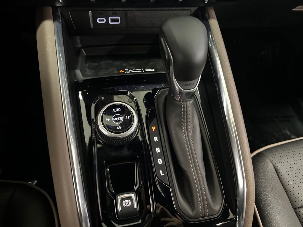 Used 2025 GMC Canyon Denali image 26