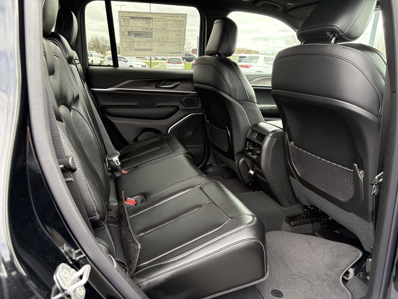 New 2026 Jeep Grand Cherokee Limited image 12