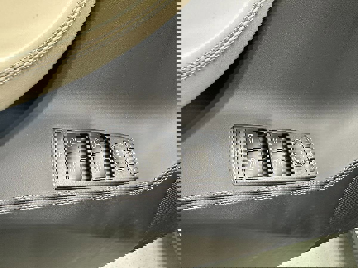 Used 2020 Tesla Model S Long Range image 22