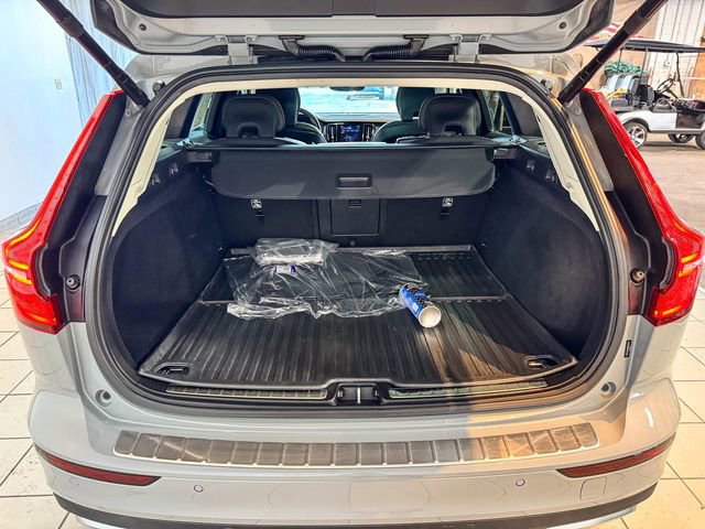 Used 2024 Volvo V60 B5 Cross Country Plus w/ Protection Package Premier image 24