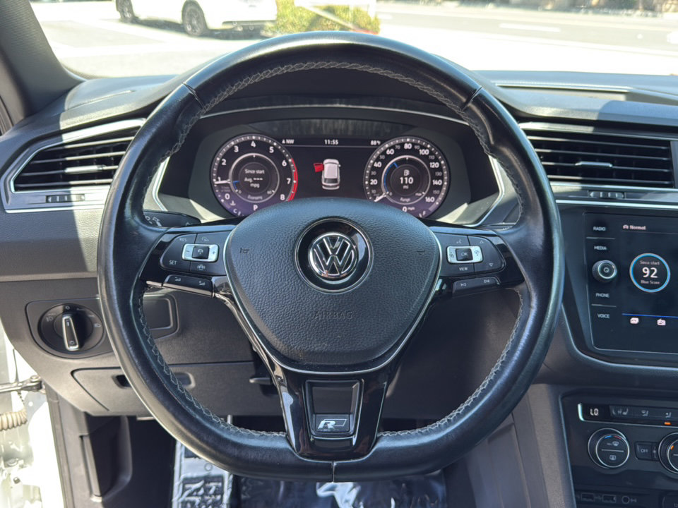 Used 2019 Volkswagen Tiguan SEL Premium R-Line w/ 3rd Row Seat Package AWD/4WD image 21