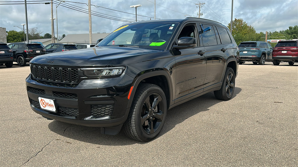 Used 2022 Jeep Grand Cherokee L Laredo AWD/4WD image 3