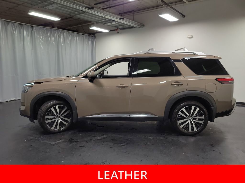 Used 2024 Nissan Pathfinder Platinum AWD/4WD image 5