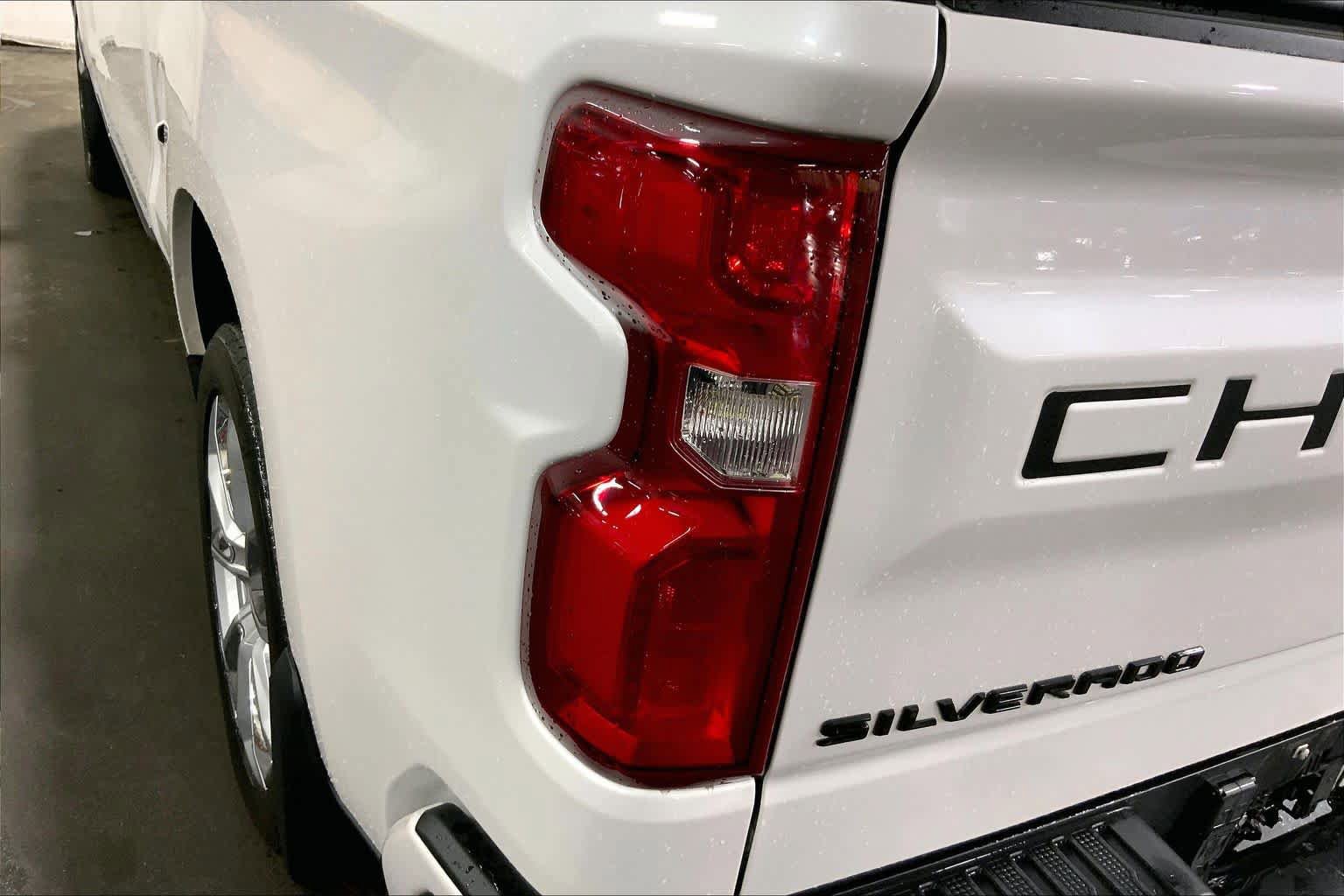 Used 2024 Chevrolet Silverado 1500 High Country w/ High Country Premium Package AWD/4WD image 29