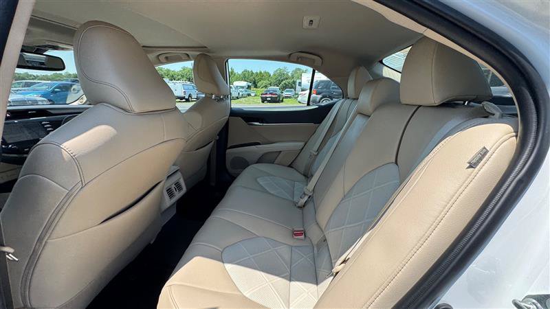 Used 2019 Toyota Camry XLE FWD image 38