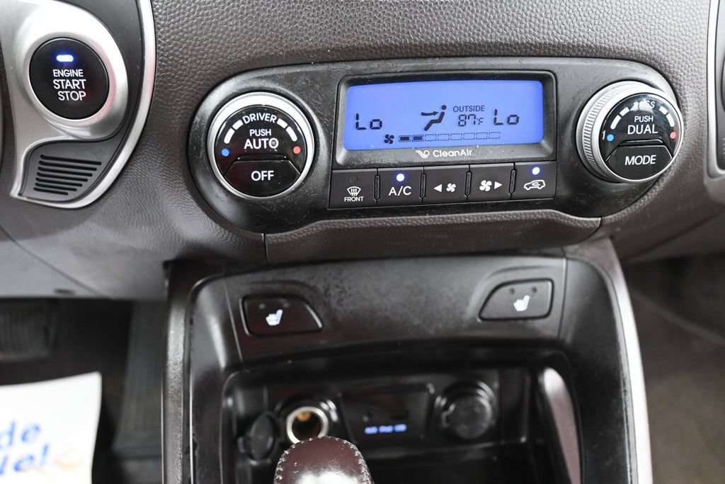 Used 2013 Hyundai Tucson Limited w/ Premium Pkg AWD/4WD image 11