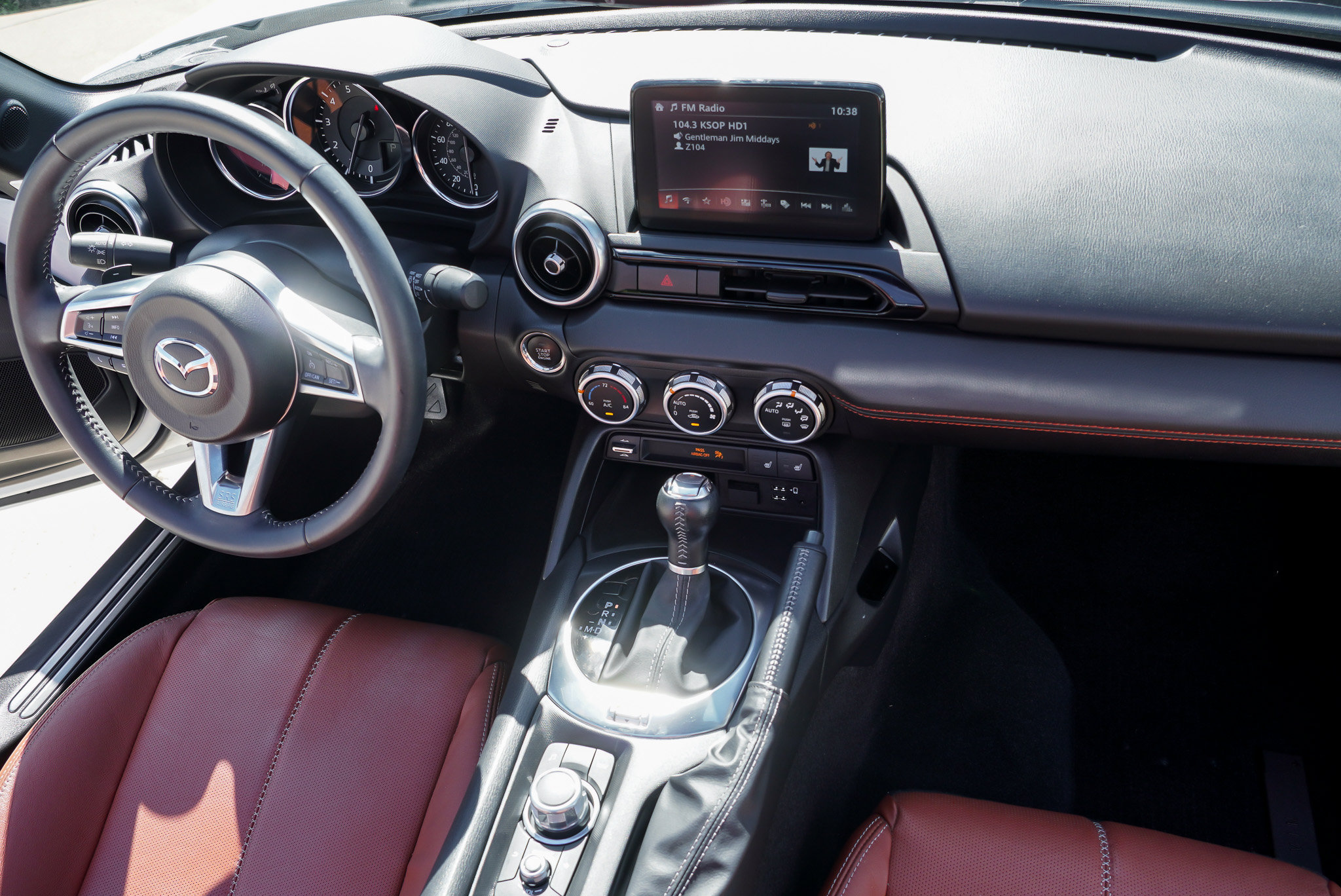 Used 2022 MAZDA MX-5 Miata RF Grand Touring w/ Weather Package RWD image 32