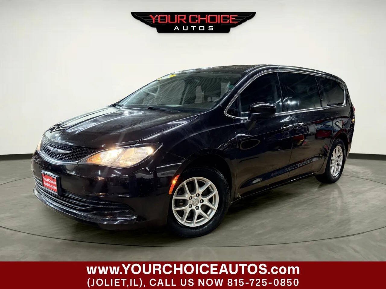 Used 2017 Chrysler Pacifica Touring FWD video 1