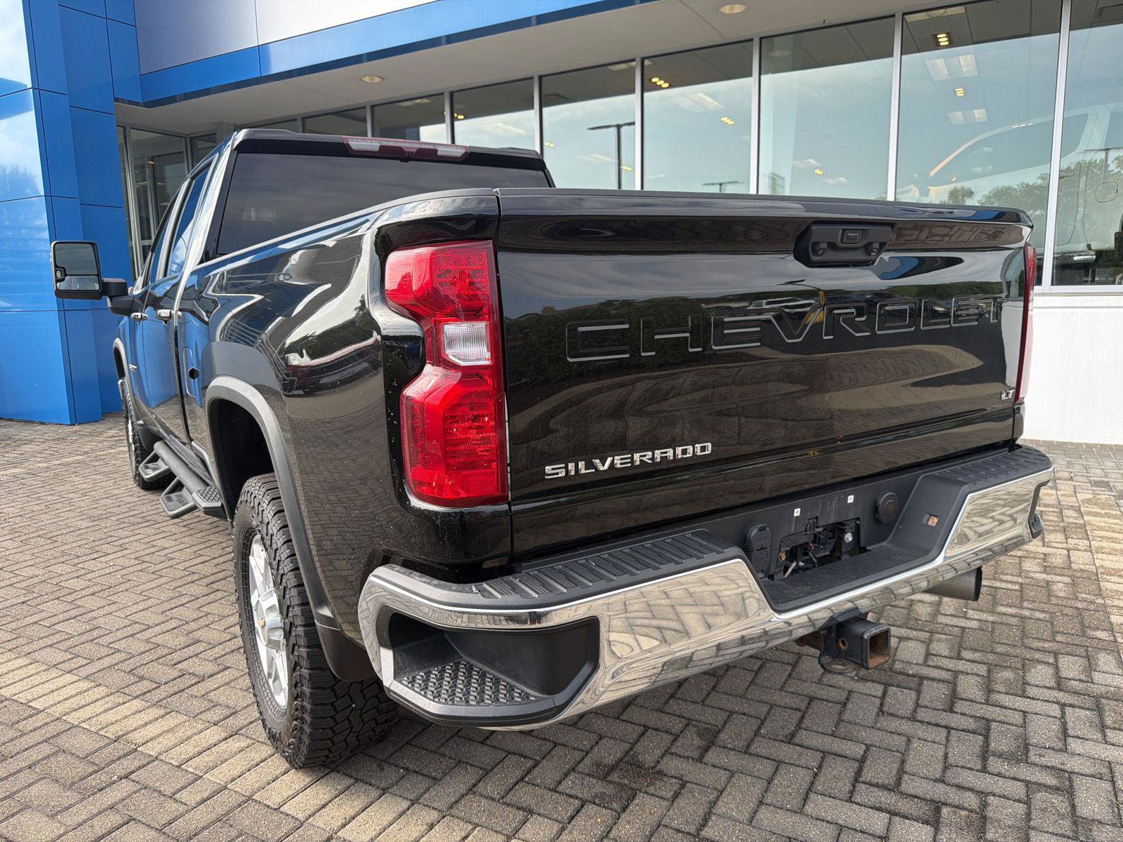 Used 2021 Chevrolet Silverado 3500 LT w/ Convenience Package AWD/4WD image 3