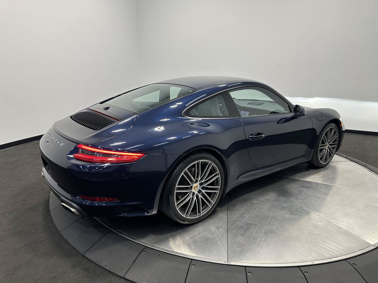 Certified 2018 Porsche 911 Carrera RWD image 7