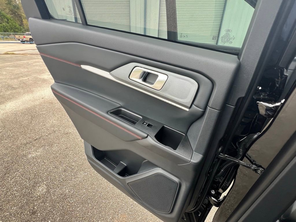 New 2026 Ford Explorer ST-Line w/ ST-Line Street Pack image 21