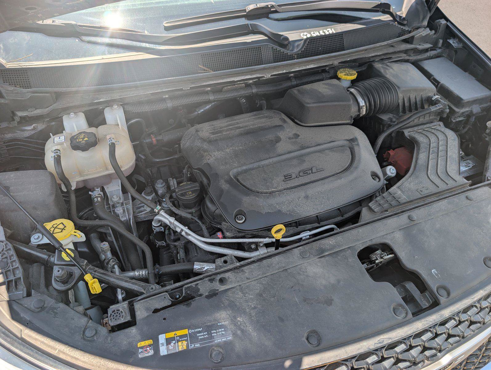 Used 2023 Chrysler Pacifica Touring-L FWD image 37