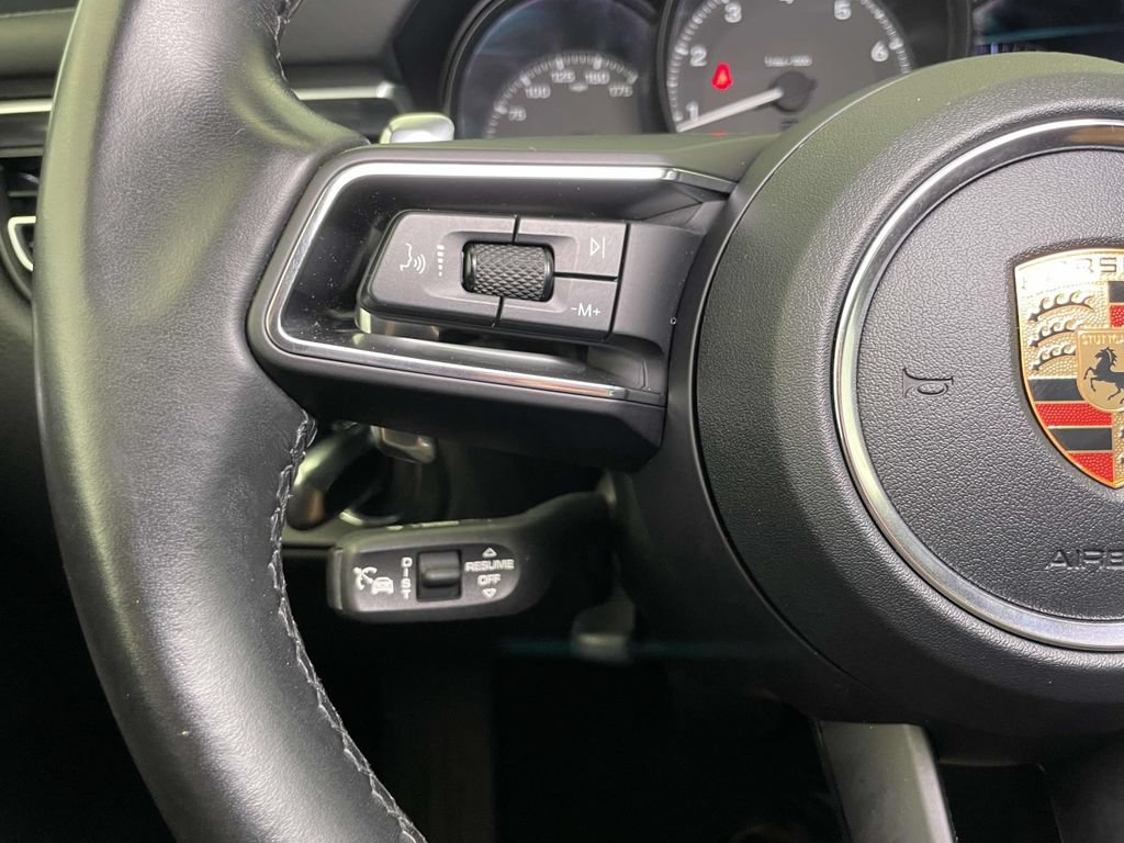 Certified 2023 Porsche Macan AWD/4WD image 39