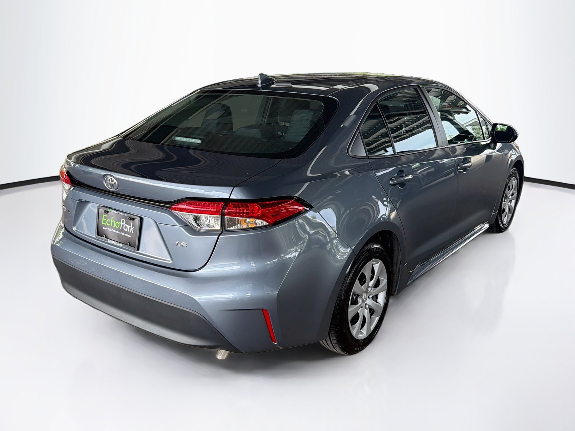 Used 2025 Toyota Corolla LE FWD image 9