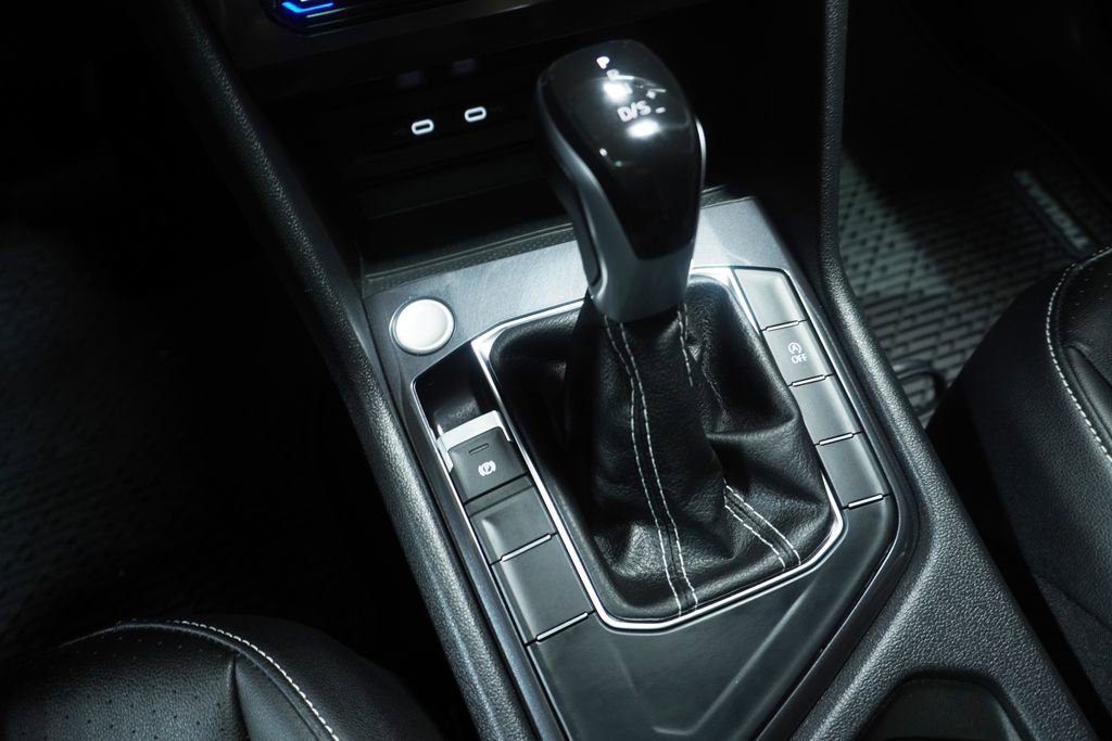 Certified 2023 Volkswagen Tiguan SE w/ Panoramic Sunroof Package image 19