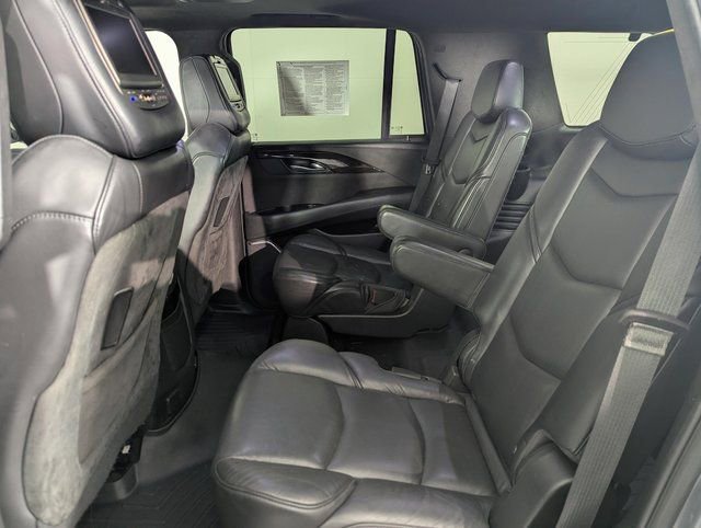 Used 2018 Cadillac Escalade Platinum image 25