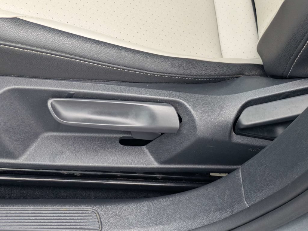 Used 2020 Volkswagen Jetta R-Line FWD image 19