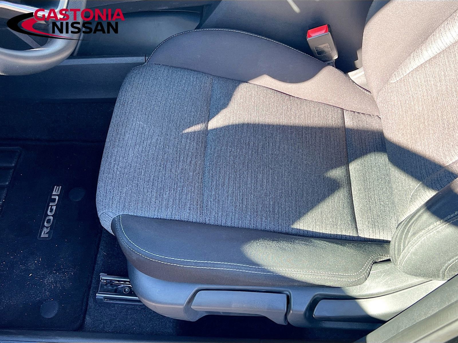 Used 2021 Nissan Rogue S image 25