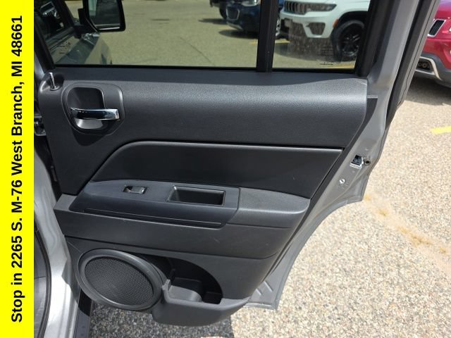 Used 2014 Jeep Patriot Latitude AWD/4WD image 33