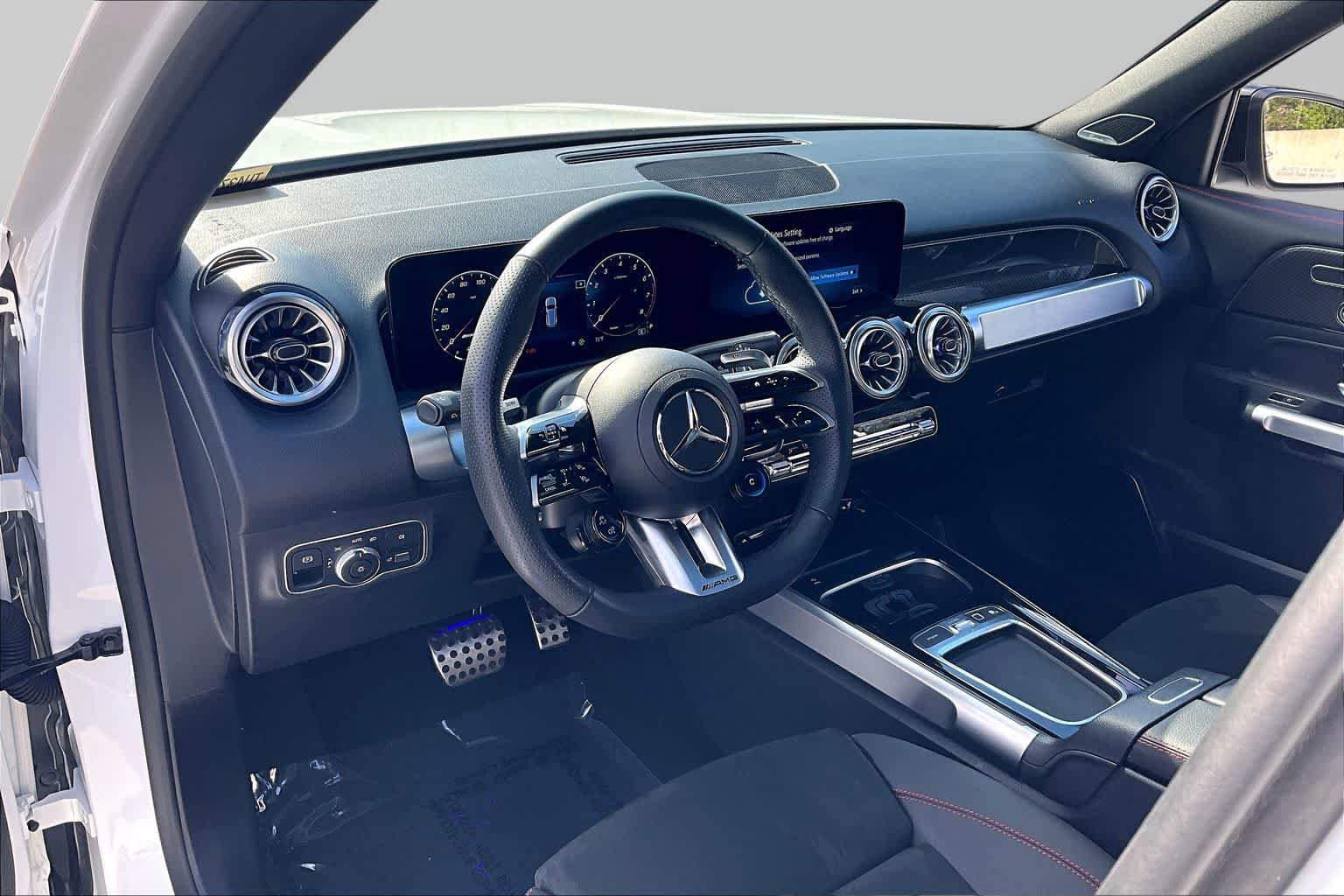 Used 2026 Mercedes-Benz GLB 35 AMG 4MATIC image 18
