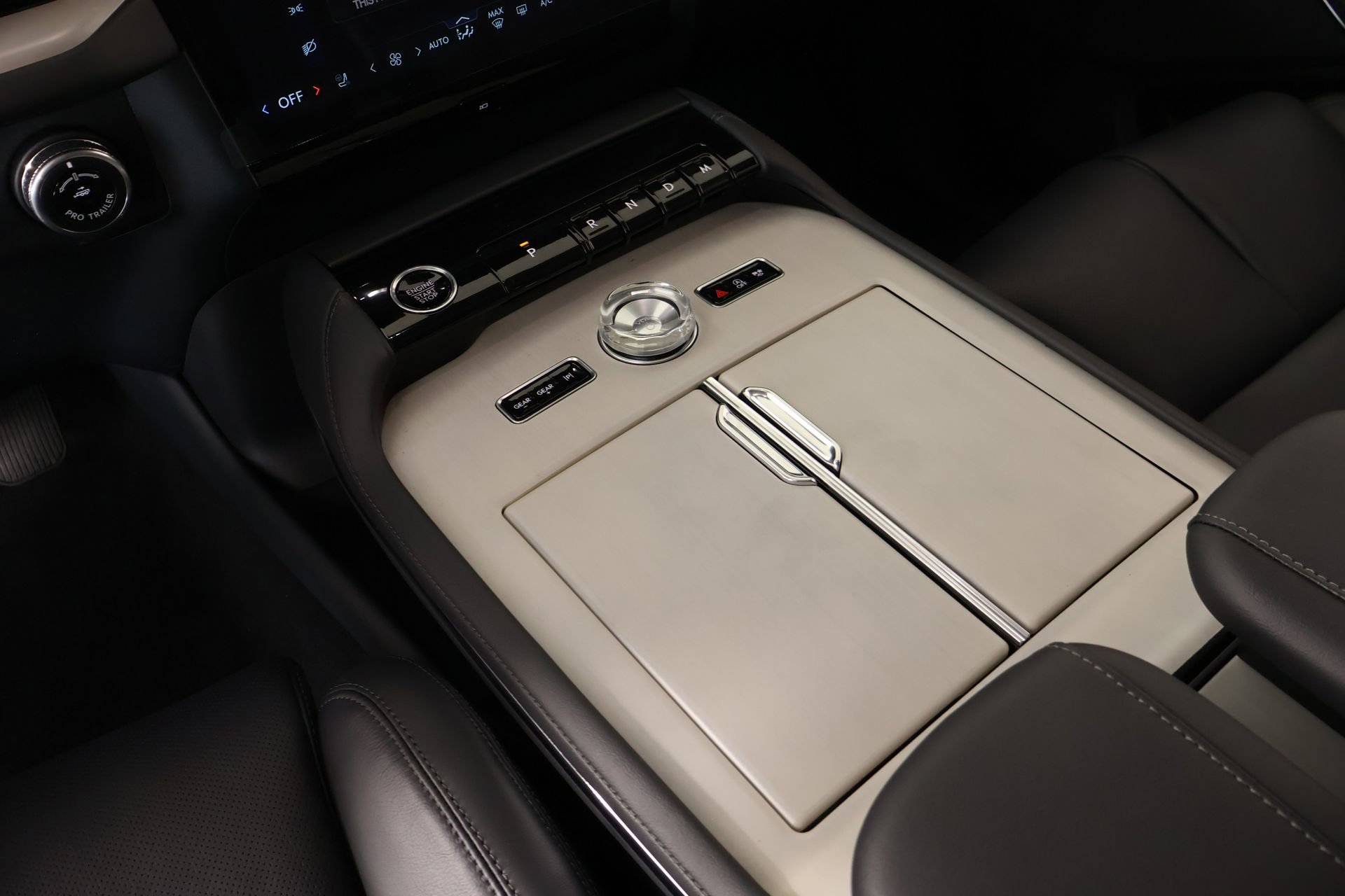 New 2026 Lincoln Navigator Premiere AWD/4WD image 8