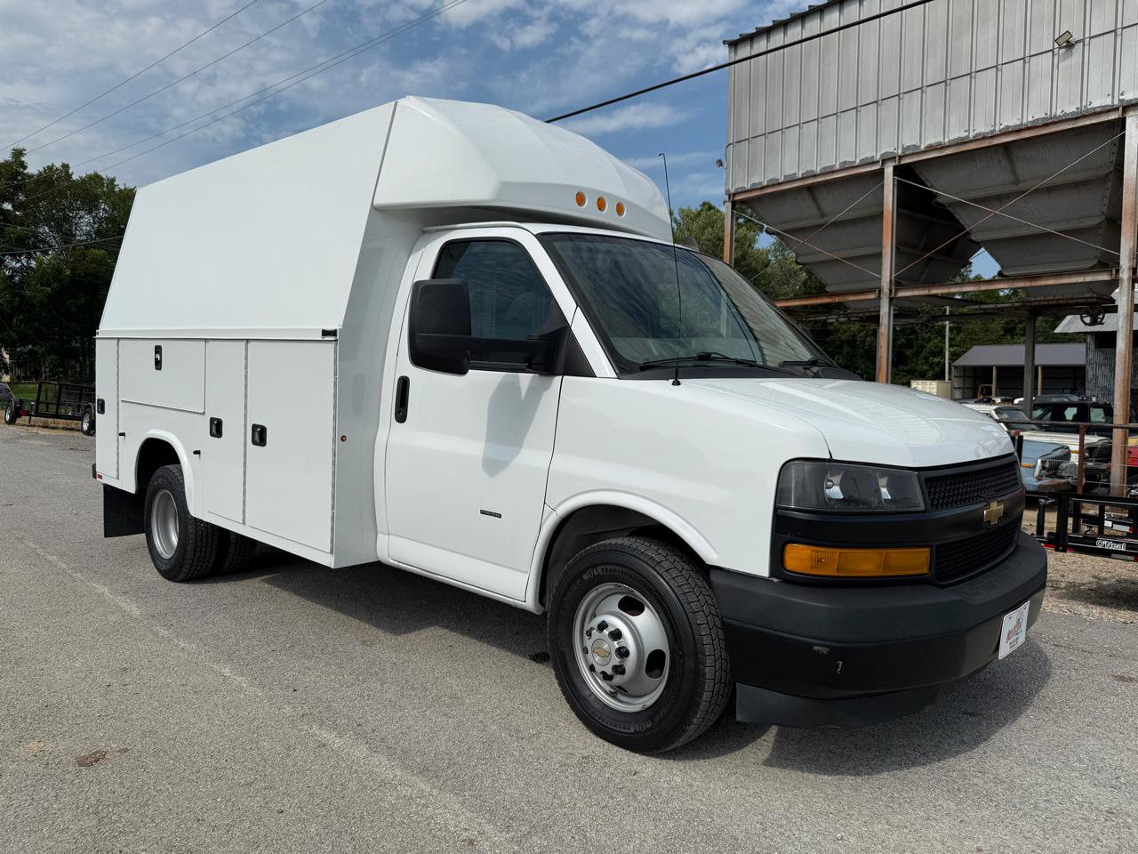 Used 2021 Chevrolet Express 3500 w/ Power Convenience Package RWD image 9