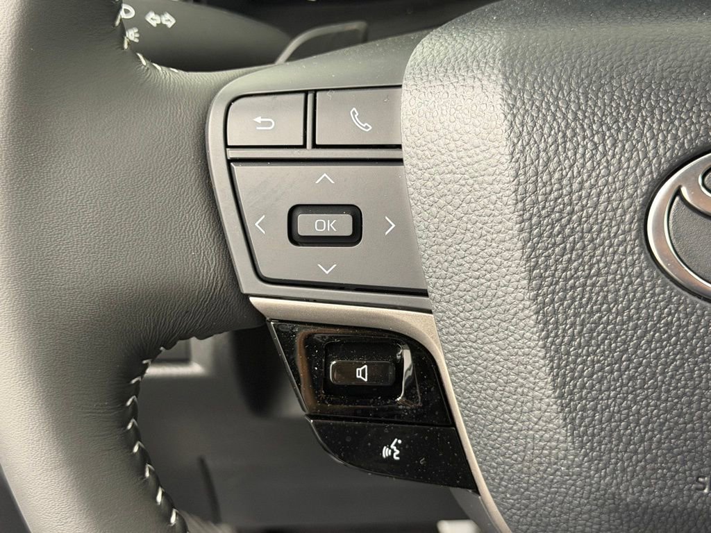 Used 2026 Toyota Camry SE image 24