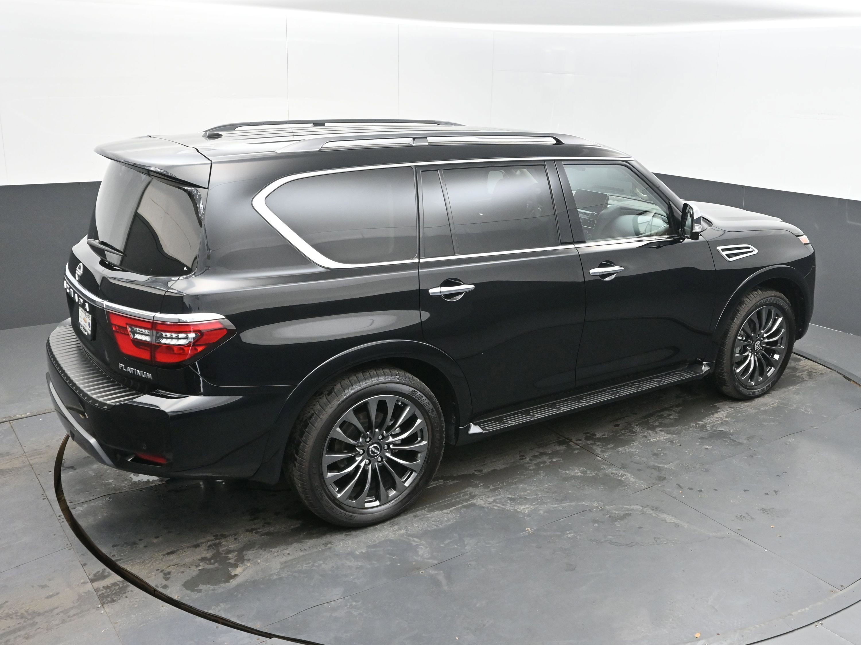 Used 2024 Nissan Armada Platinum image 34