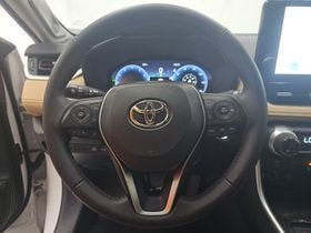 Used 2025 Toyota RAV4 Limited FWD image 9