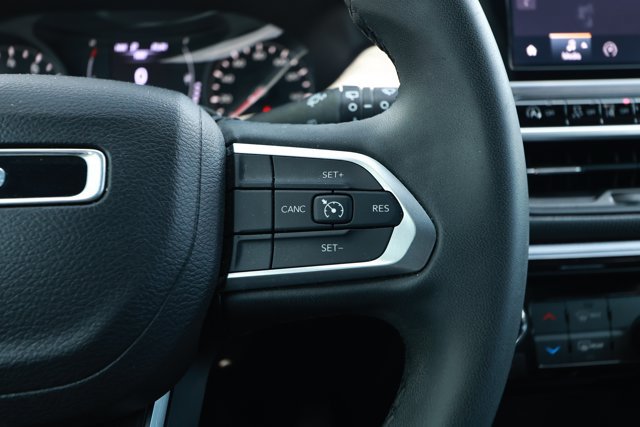 Used 2022 Jeep Compass Latitude FWD image 12