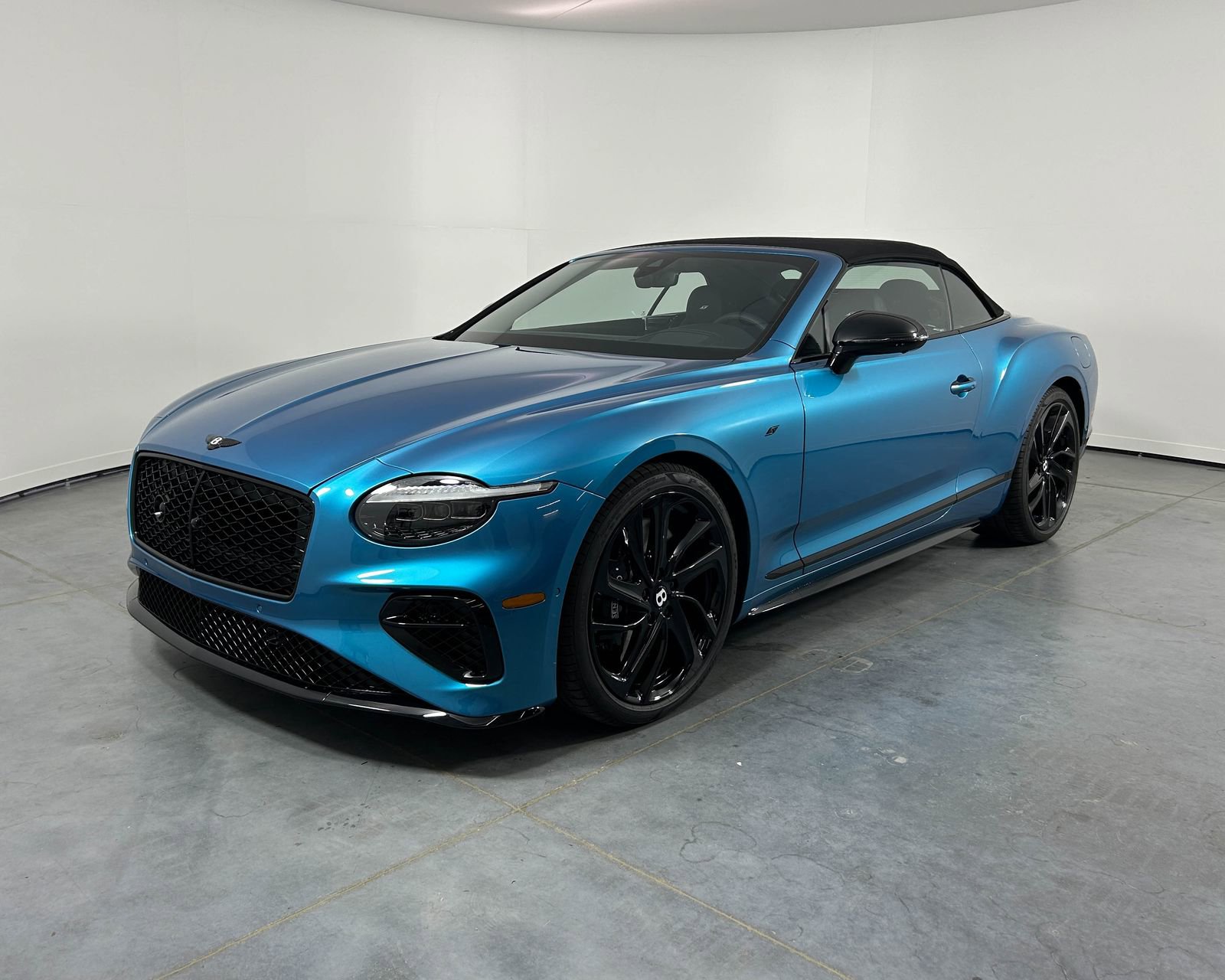New 2026 Bentley Continental GTC AWD/4WD image 38