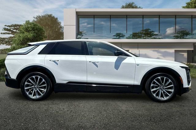 Certified 2024 Cadillac Lyriq Sport AWD/4WD image 3