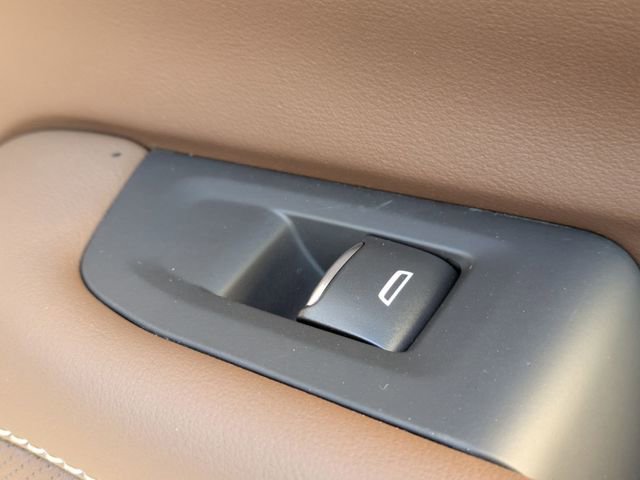 New 2025 Chevrolet Suburban High Country image 39