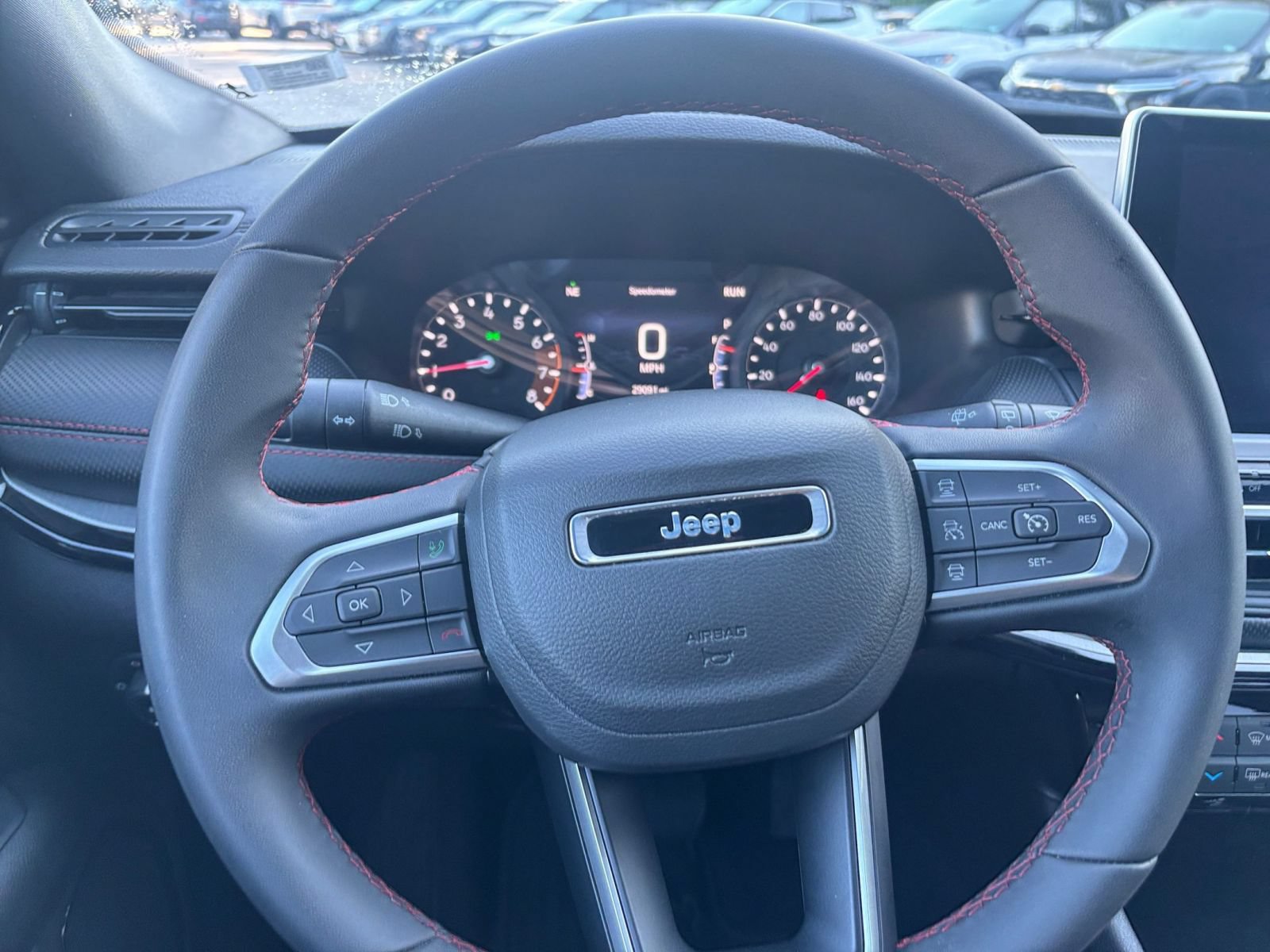 Used 2025 Jeep Compass Trailhawk AWD/4WD image 33