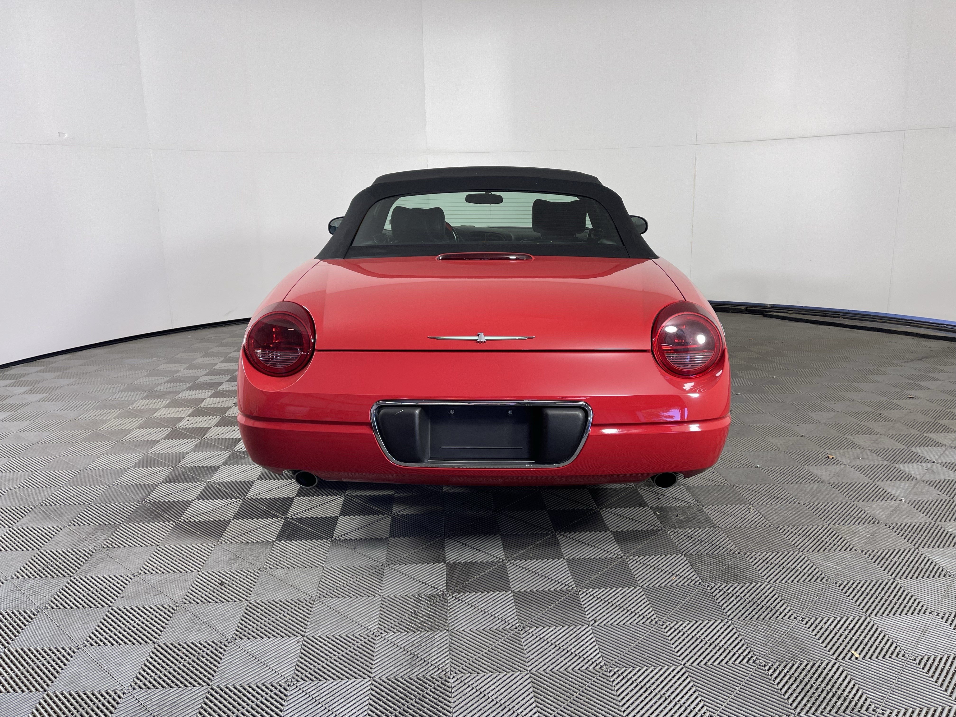 Used 2003 Ford Thunderbird RWD image 4