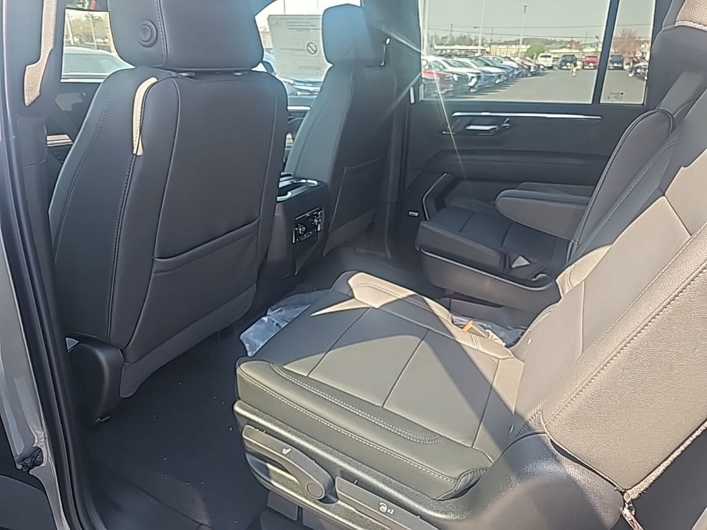 New 2026 Chevrolet Suburban LT w/ Comfort Package image 11