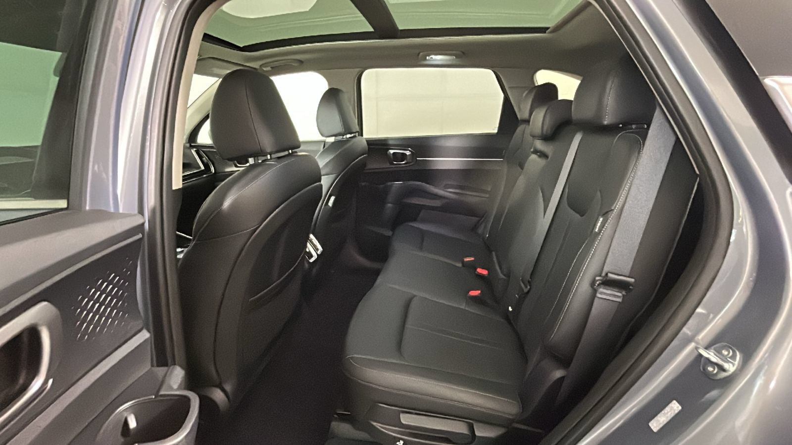 Used 2025 Kia Sorento S w/ Panoramic Sunroof Package FWD image 27