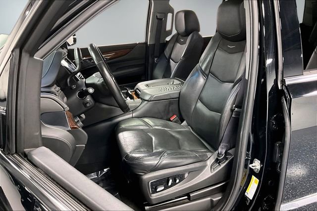 Used 2016 Cadillac Escalade Luxury AWD/4WD image 21