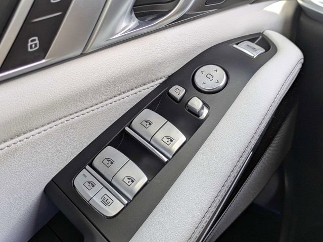 Used 2023 BMW X7 xDrive40i w/ Executive Package AWD/4WD image 25