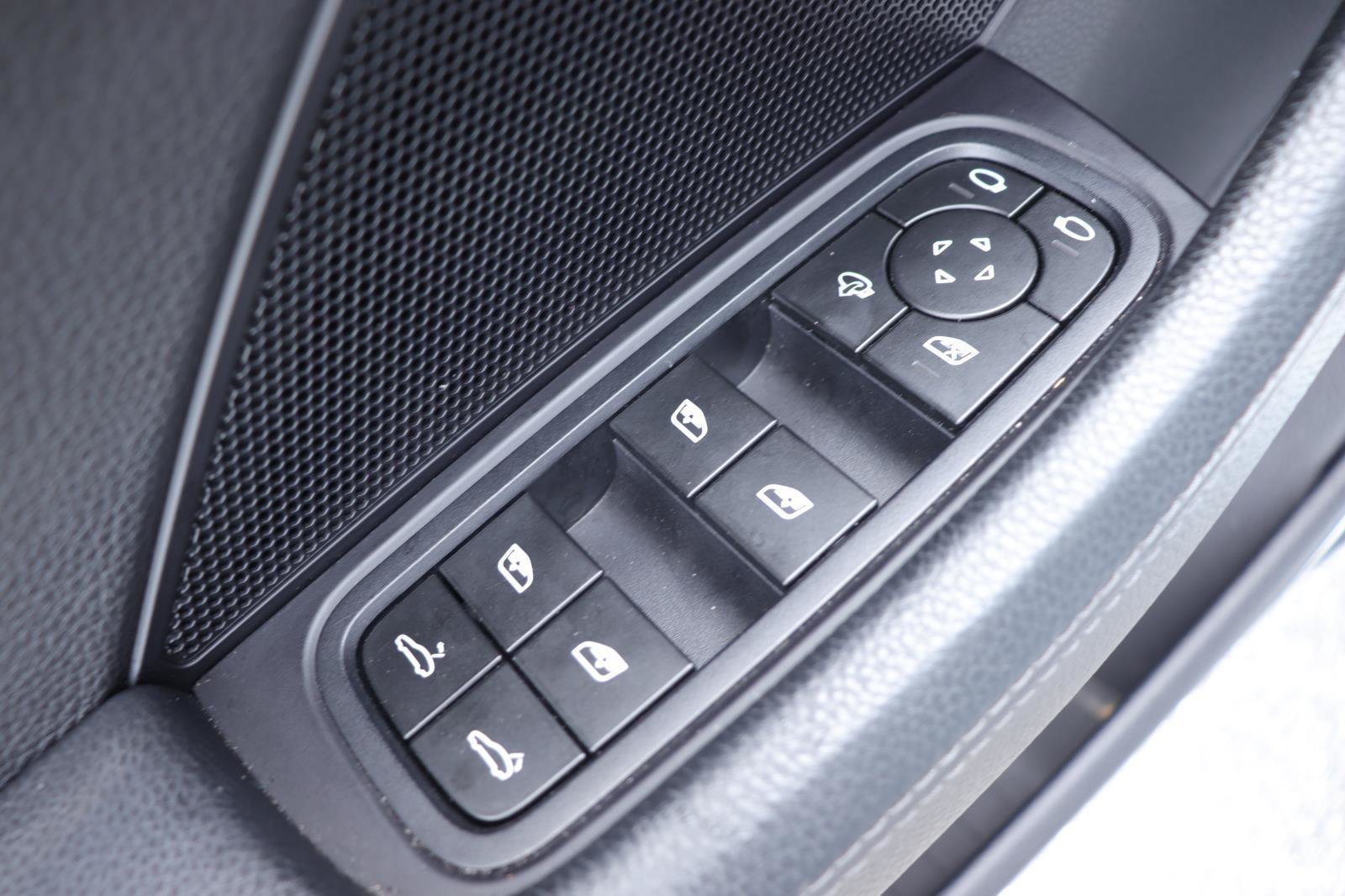 Used 2023 Porsche Panamera Platinum Edition w/ Sportdesign Package RWD image 24