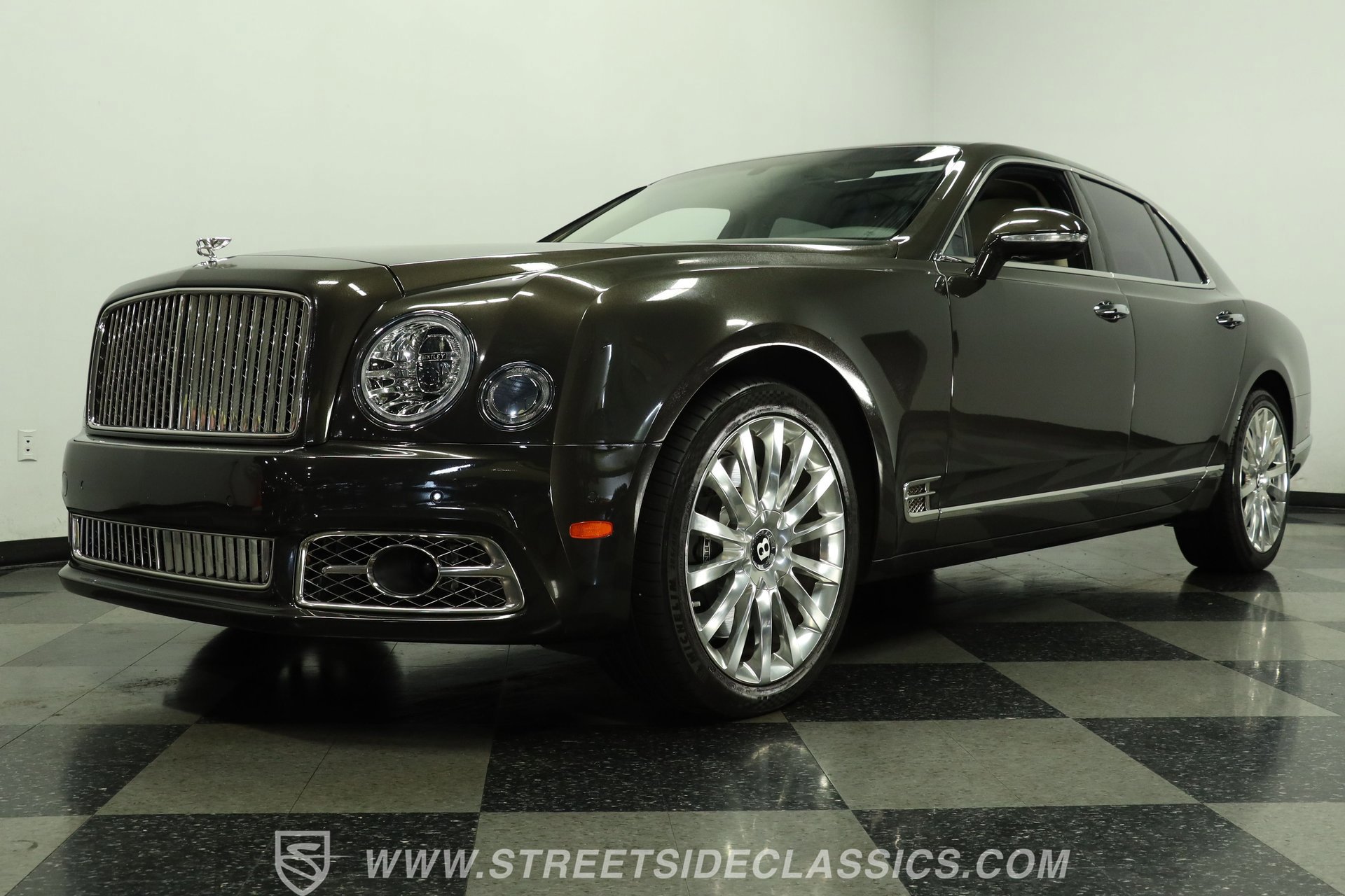 Used 2020 Bentley Mulsanne RWD image 21