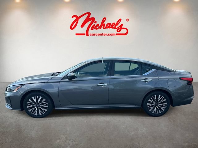 Used 2024 Nissan Altima 2.5 SV FWD image 5