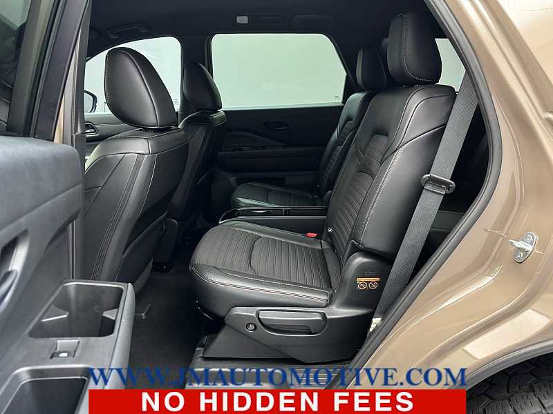 Used 2023 Nissan Pathfinder Rock Creek AWD/4WD image 14