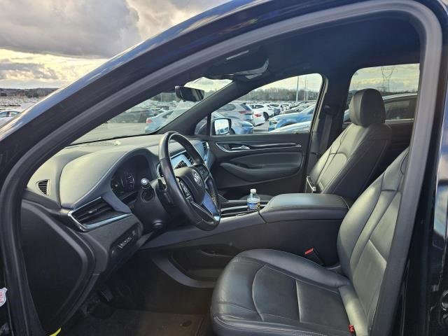 Used 2024 Buick Enclave Premium image 2