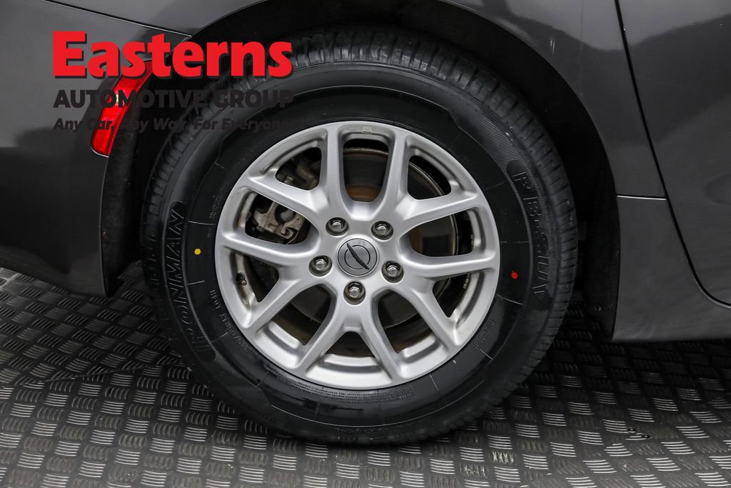 Used 2023 Chrysler Voyager LX image 31