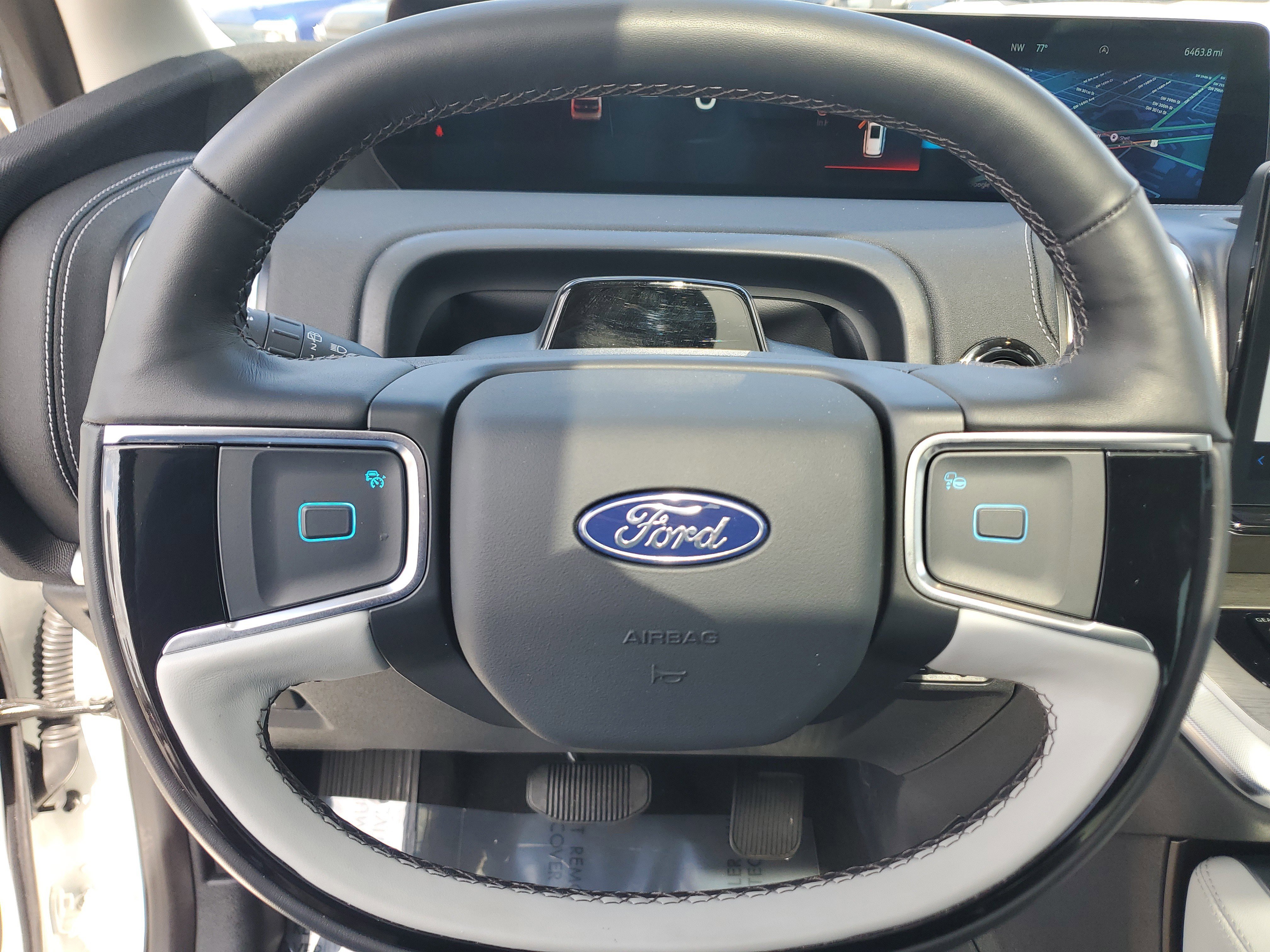 Used 2025 Ford Expedition Platinum w/ Driver's Package image 24