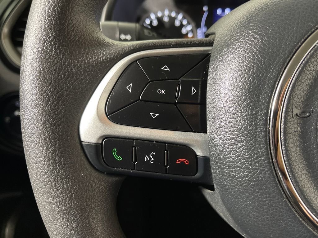 Used 2023 Jeep Renegade Latitude image 28