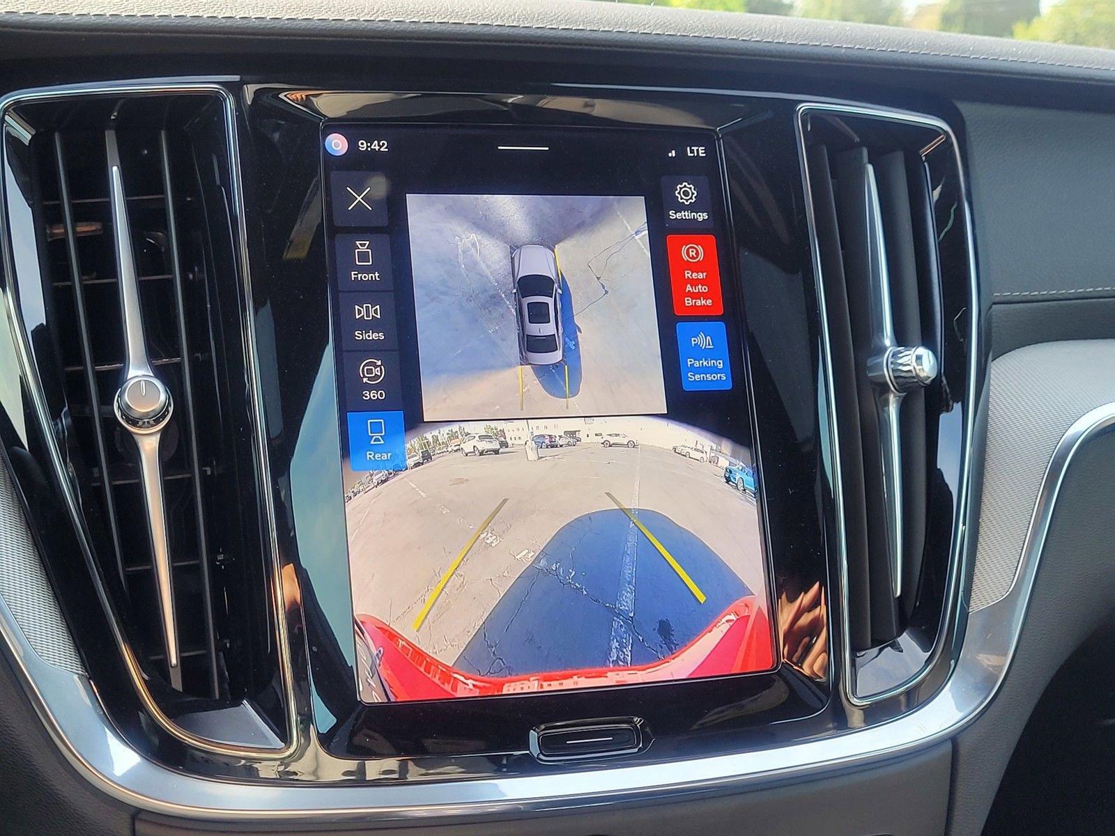 Certified 2024 Volvo S60 T8 Ultimate AWD/4WD image 24