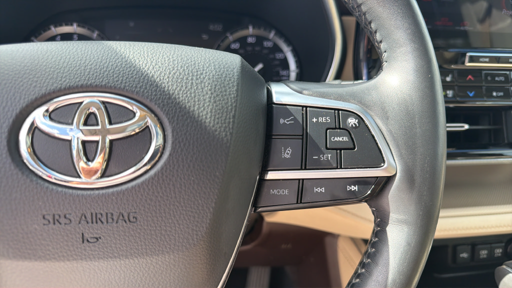 Used 2021 Toyota Highlander Platinum AWD/4WD image 28