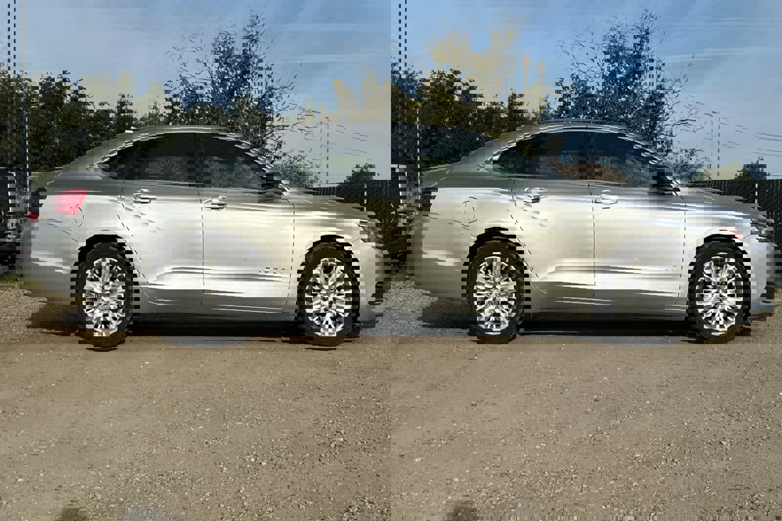 Used 2014 Chevrolet Impala LS w/ LS Convenience Package image 9